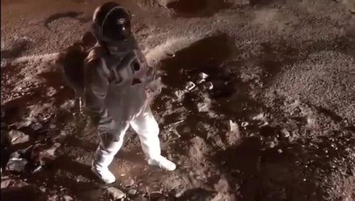 月球宇航员爆料了吗视频,揭秘神秘月球爆料视频背后的真相  第3张 月球宇航员爆料了吗视频,揭秘神秘月球爆料视频背后的真相  第3张