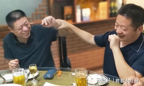 感恩哥喝酒爆料视频,揭秘娱乐圈不为人知的幕后故事  第3张 感恩哥喝酒爆料视频,揭秘娱乐圈不为人知的幕后故事  第3张